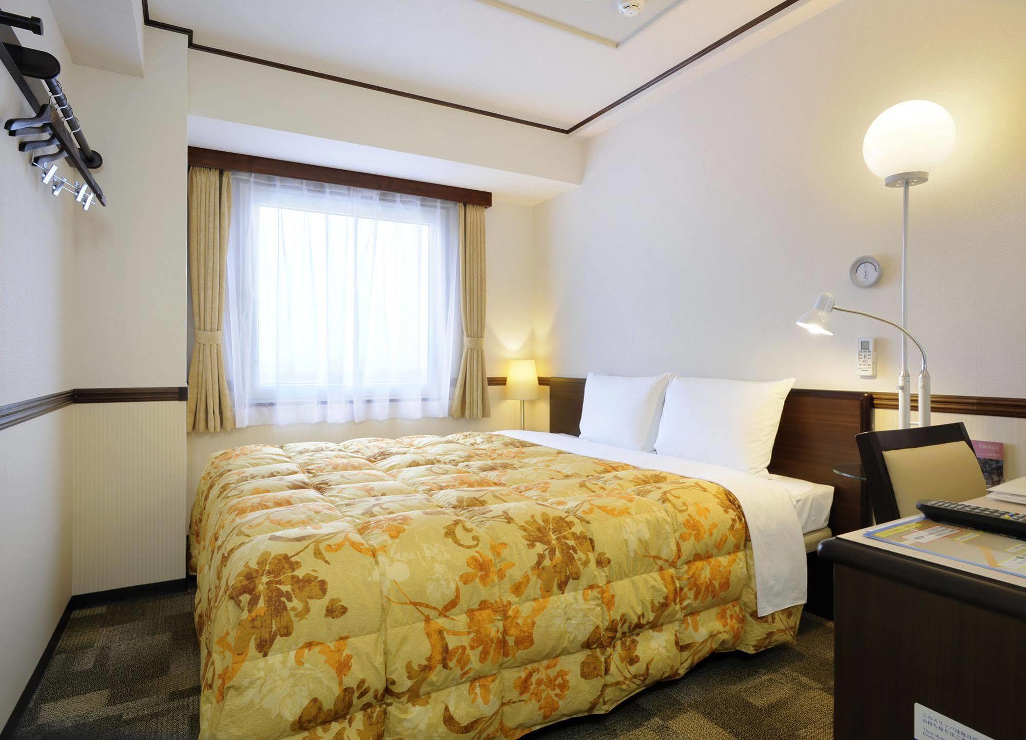 Toyoko Inn Hokkaido Tomakomai Ekimae Zewnętrze zdjęcie