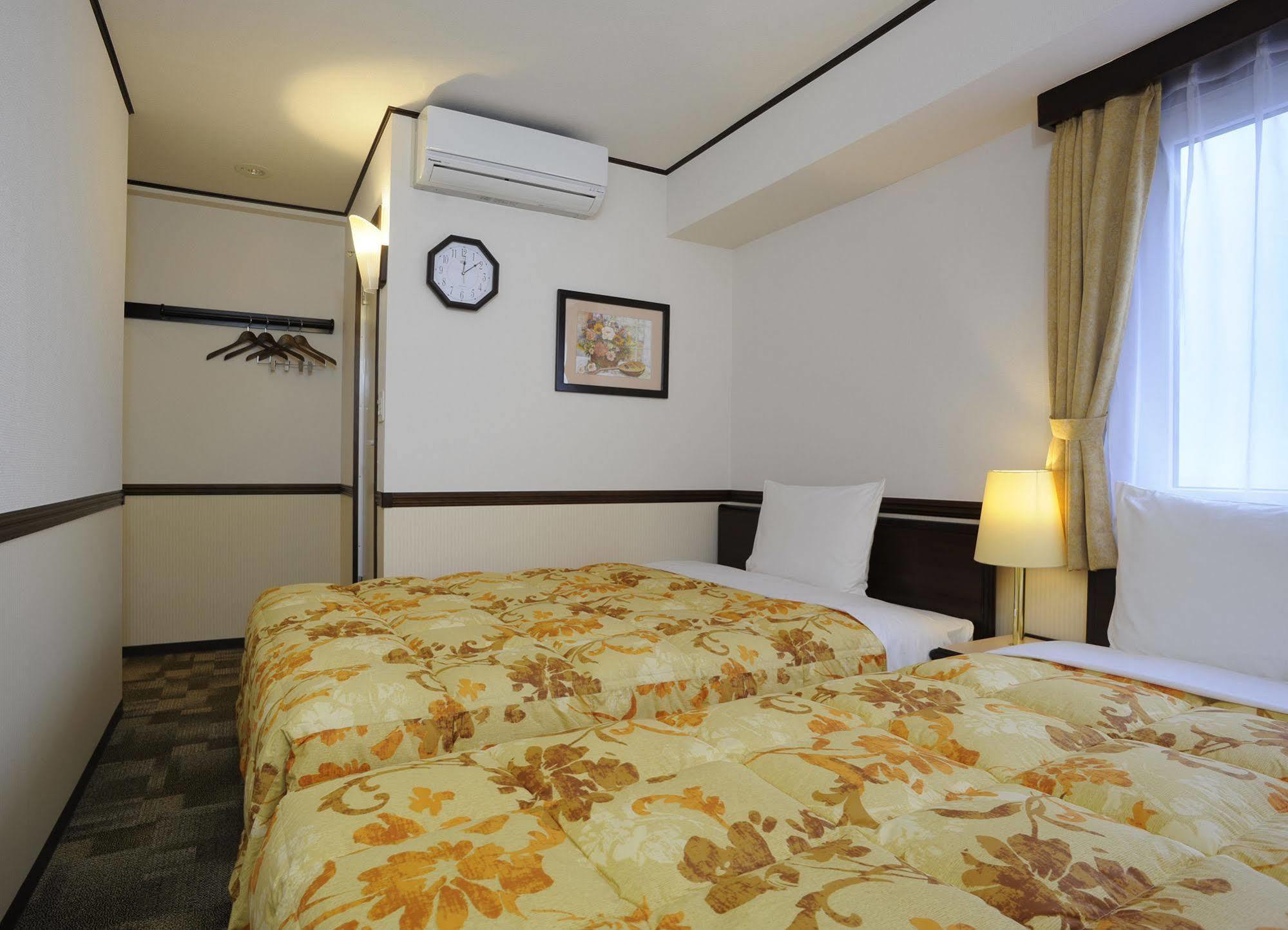 Toyoko Inn Hokkaido Tomakomai Ekimae Zewnętrze zdjęcie